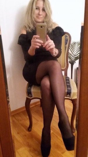 Ältere Frau sucht Sexkontakte