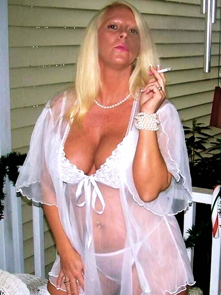 Raucherin sucht Smoking Fetisch Kontakte