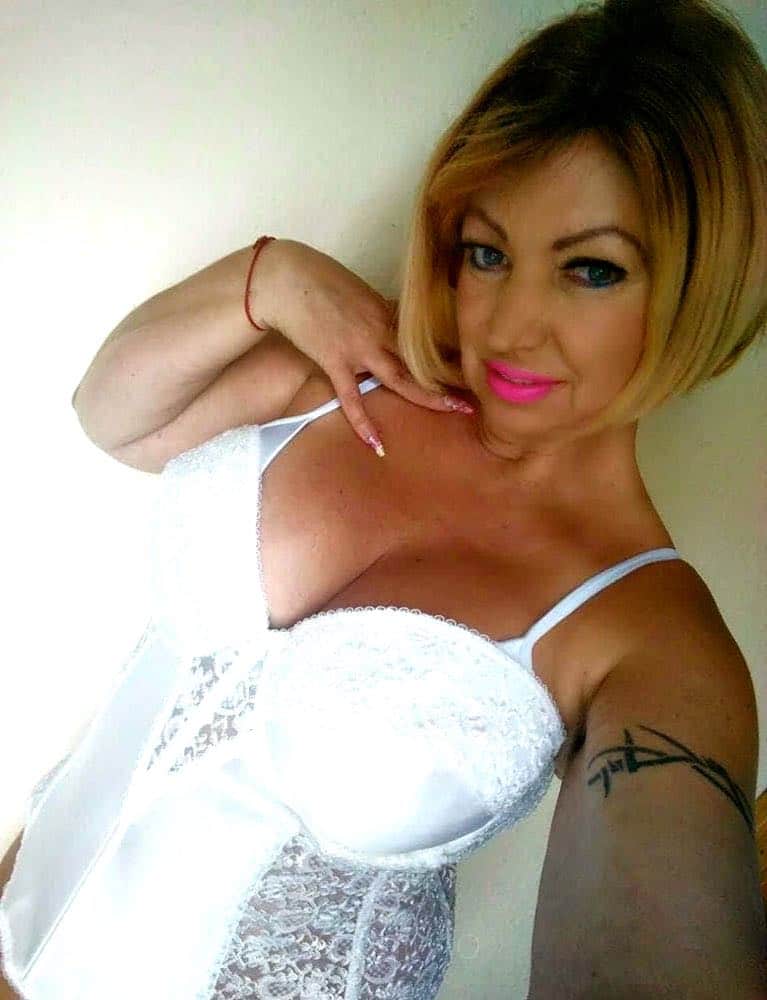 Ältere Fickdame sucht reale Treffen